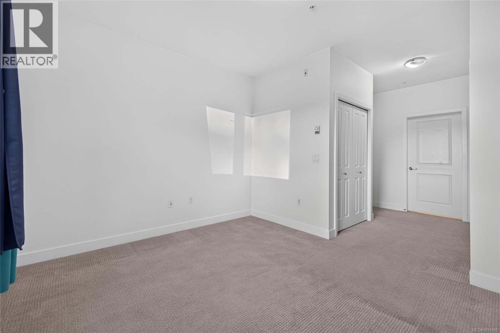 306 4394 West Saanich Rd