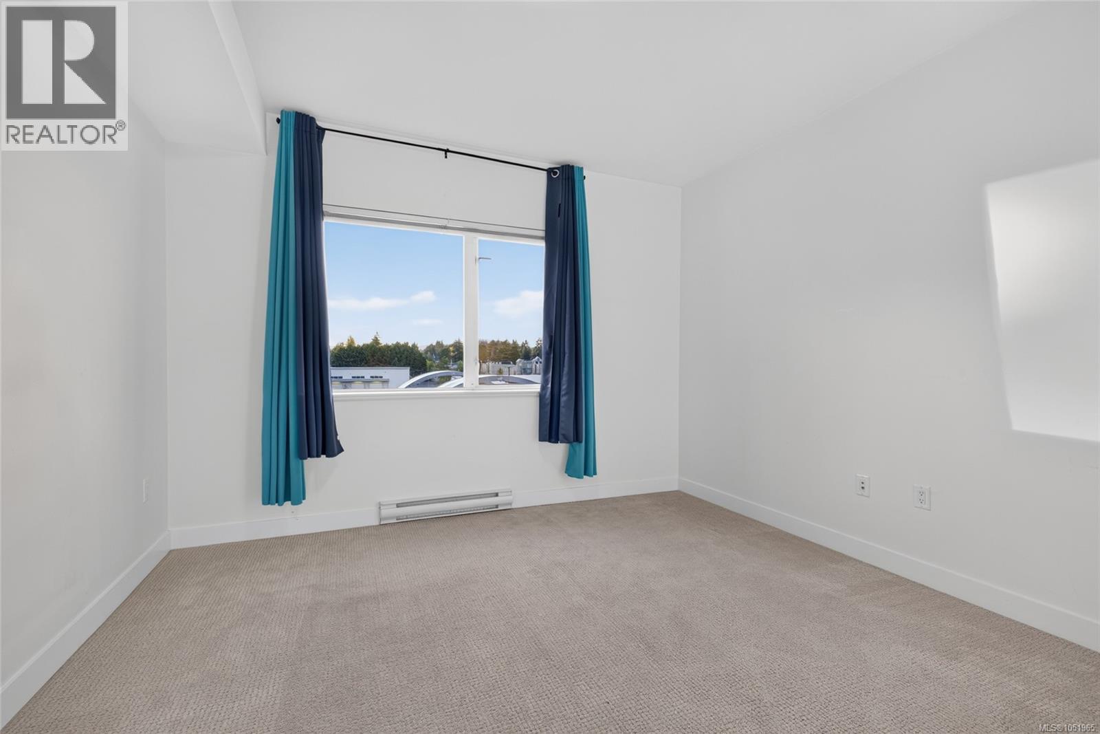 306 4394 West Saanich Rd