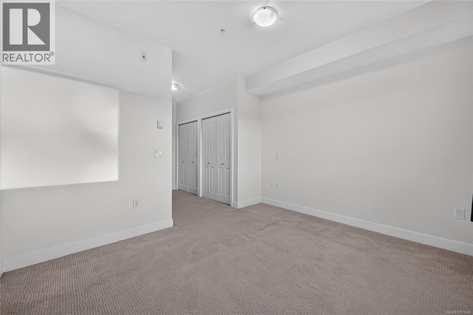 306 4394 West Saanich Rd