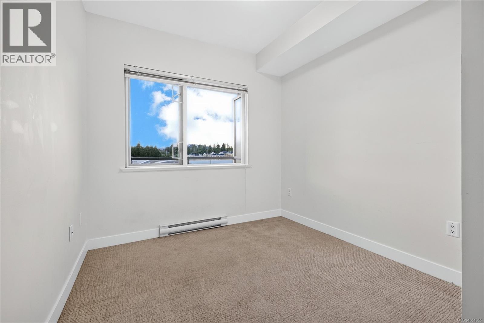 306 4394 West Saanich Rd