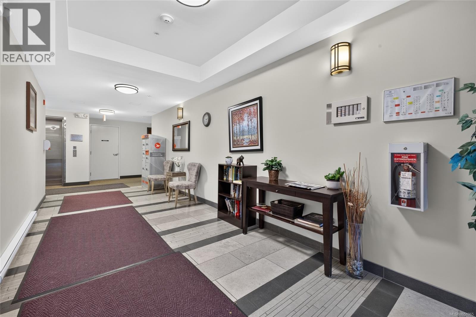 306 4394 West Saanich Rd