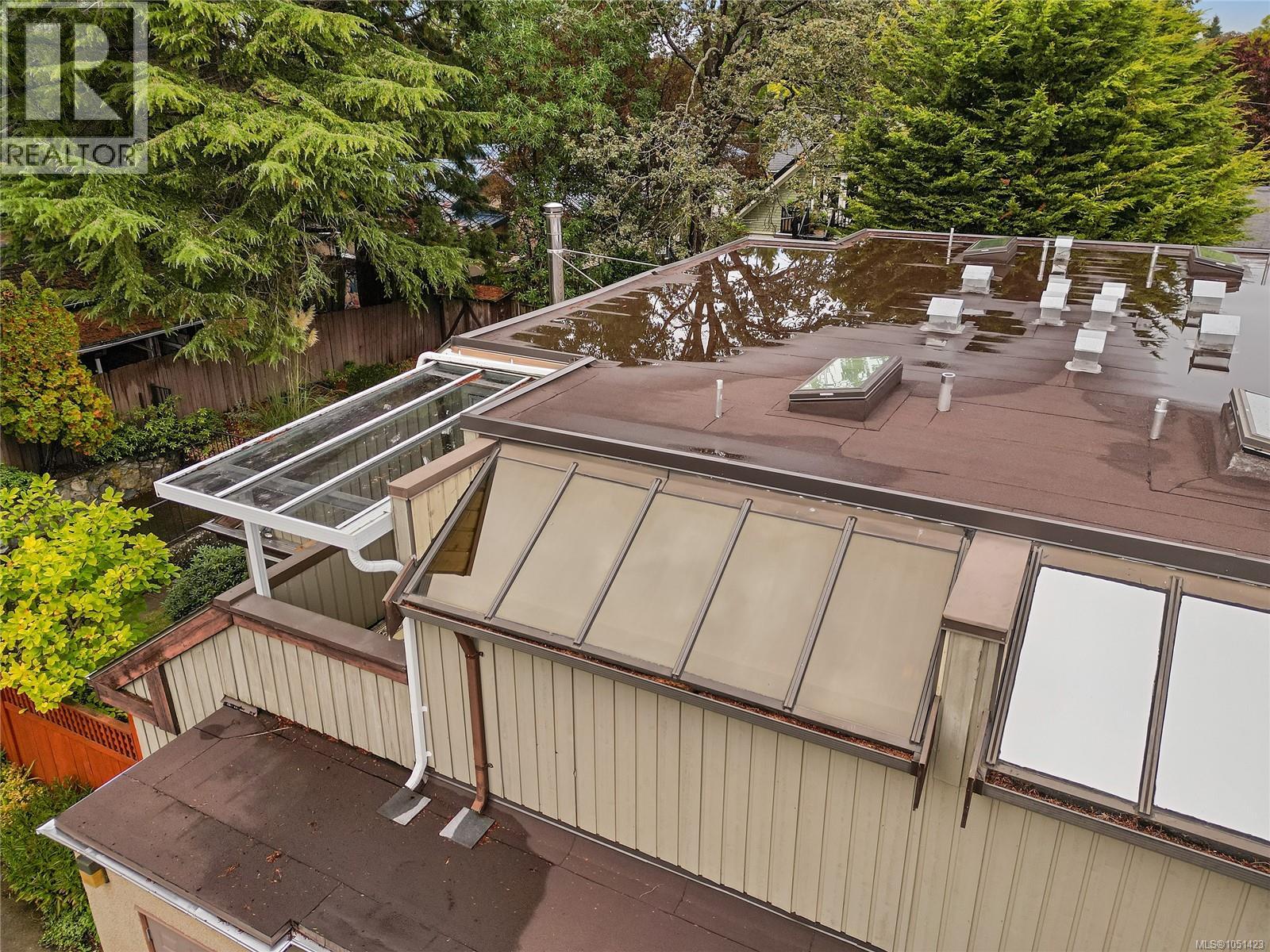 2310 Fernwood Rd