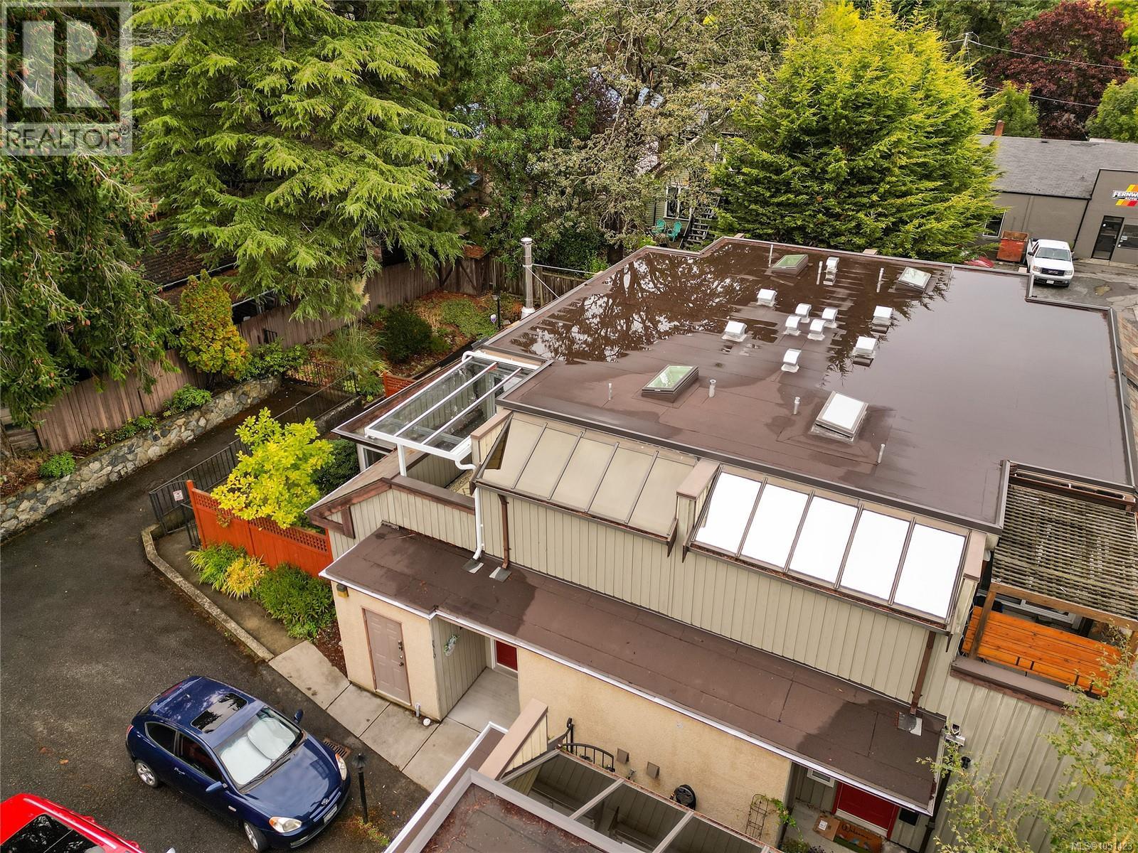 2310 Fernwood Rd