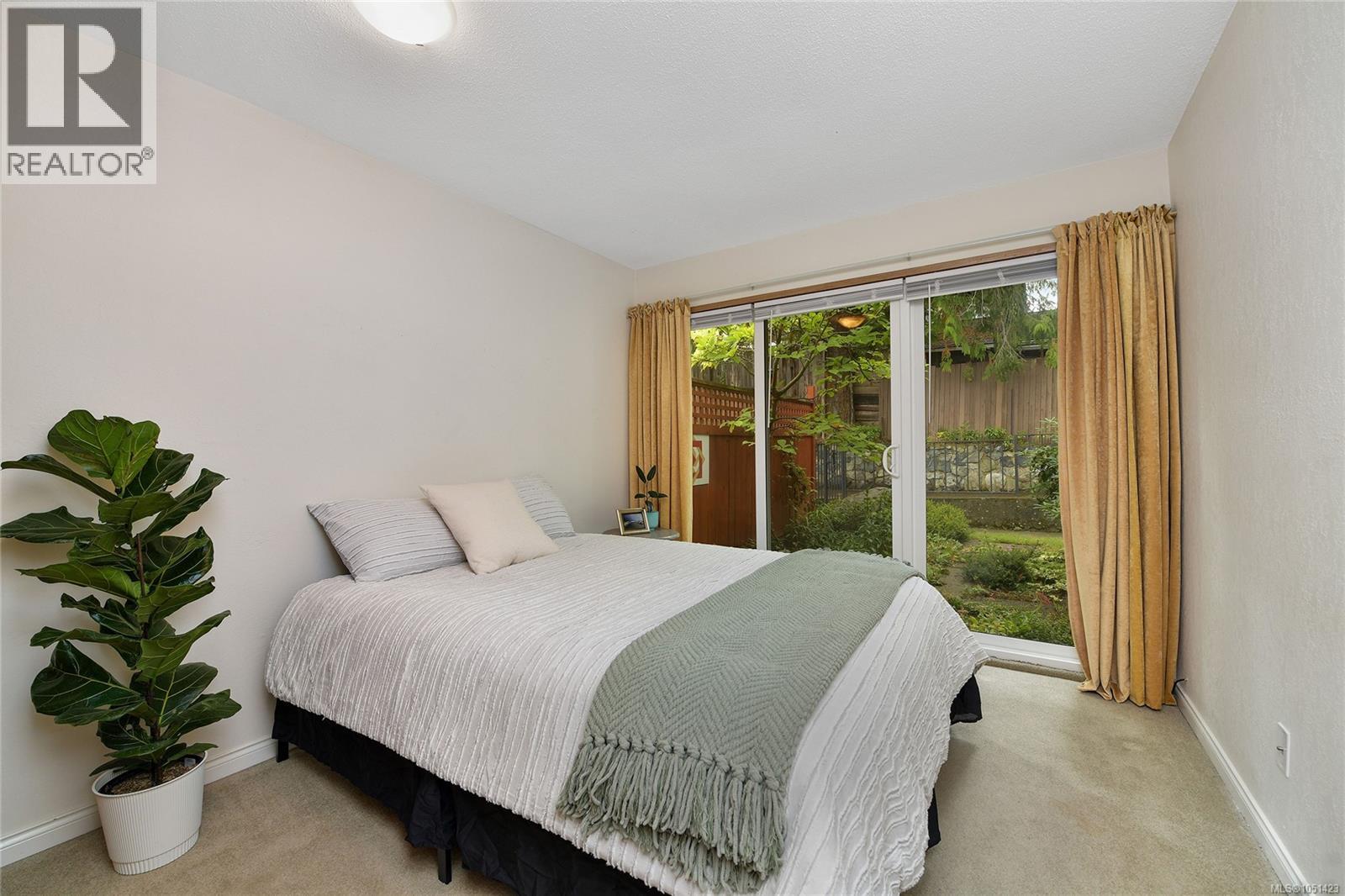 2310 Fernwood Rd