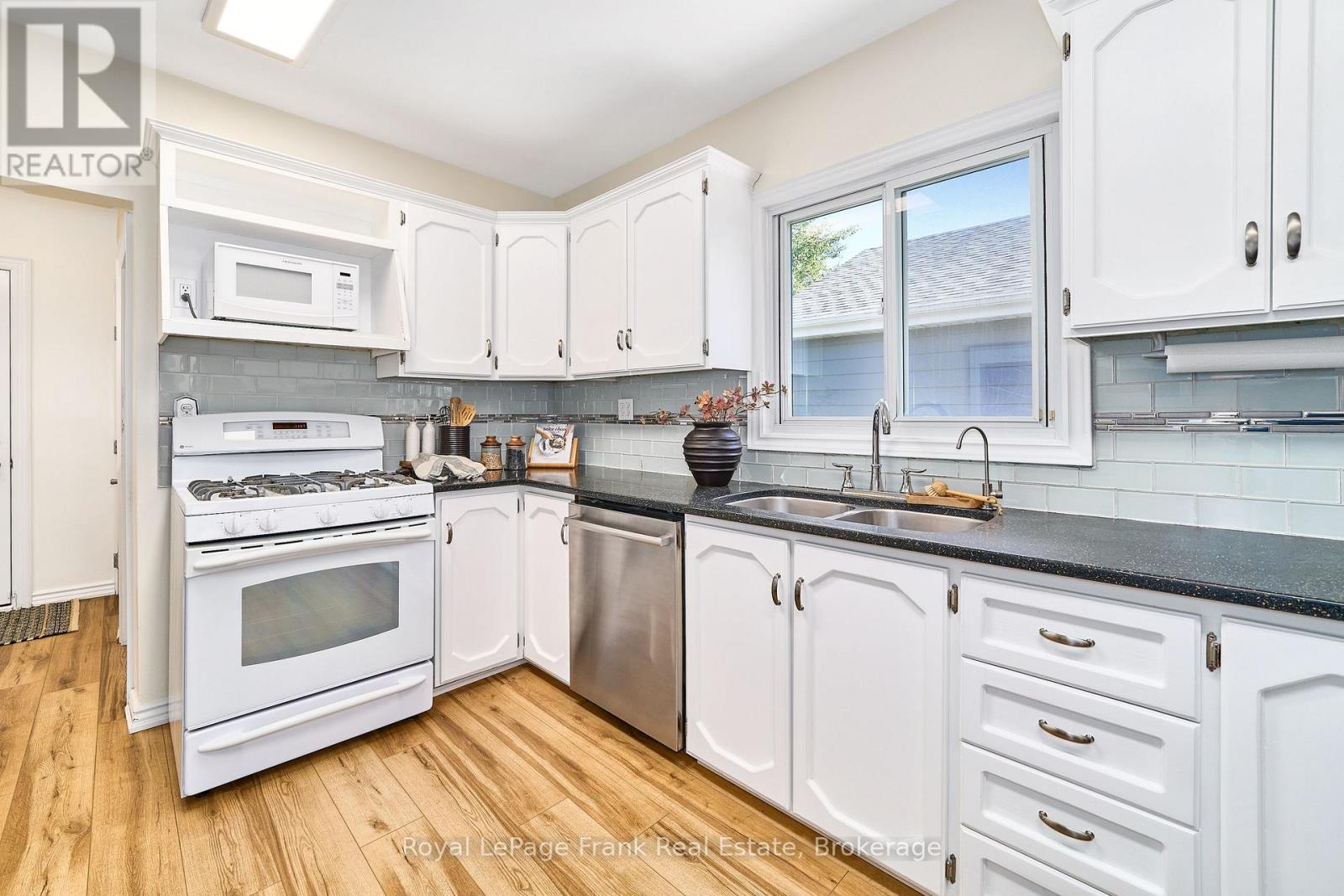 435 Woodcrest Avenue, Oshawa, Ontario L1J 2T5 - Photo 16 - E13879558