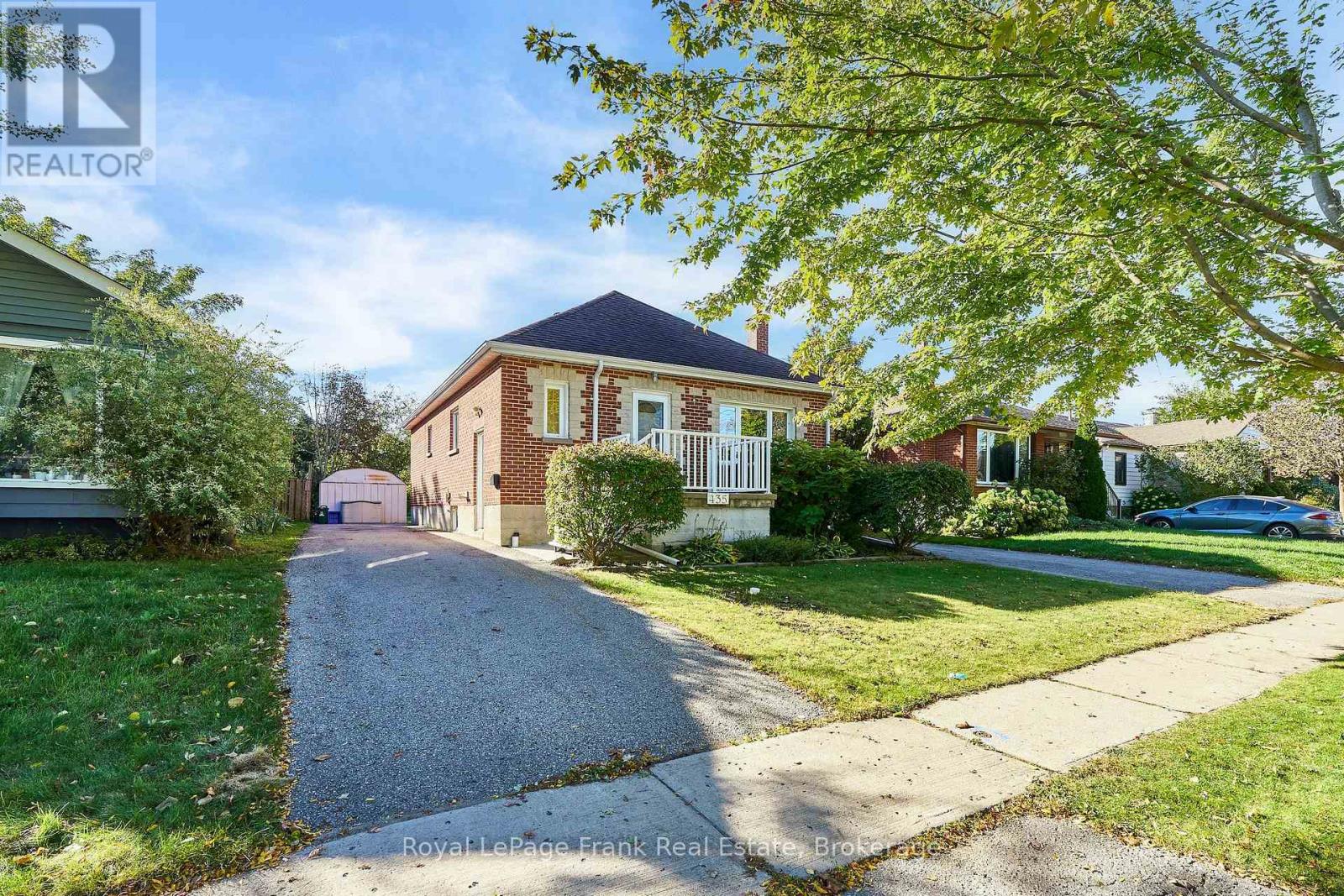 435 Woodcrest Avenue, Oshawa, Ontario L1J 2T5 - Photo 2 - E13879558