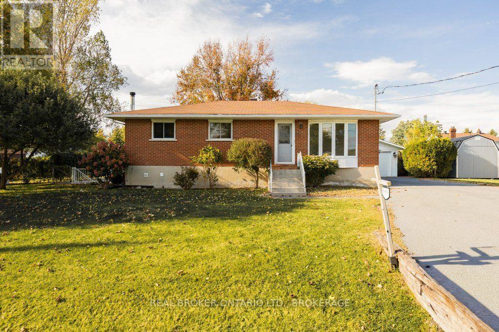 18235 Rene Street, South Glengarry, Ontario  K0C 2J0 - Photo 3 - X13879492