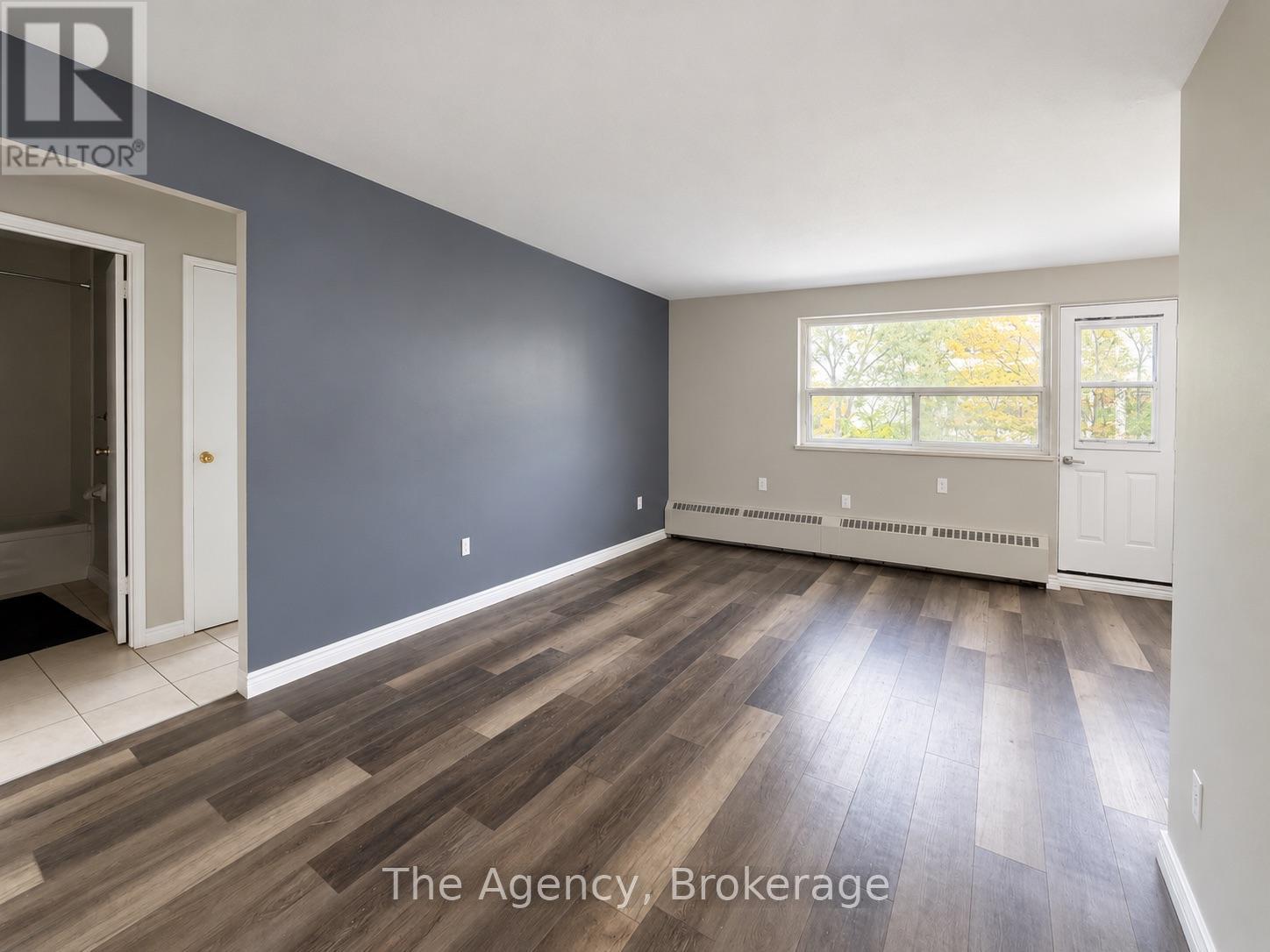 203 - 45 Paisley Boulevard W, Mississauga, Ontario  L5B 1E4 - Photo 10 - W13879588