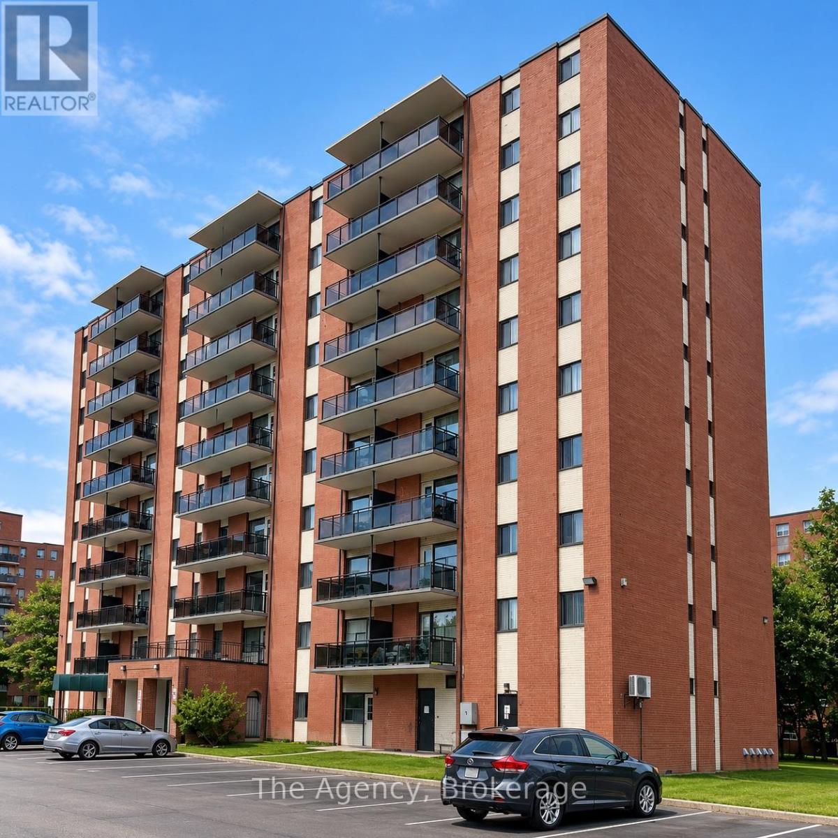302 - 45 PAISLEY BOULEVARD W