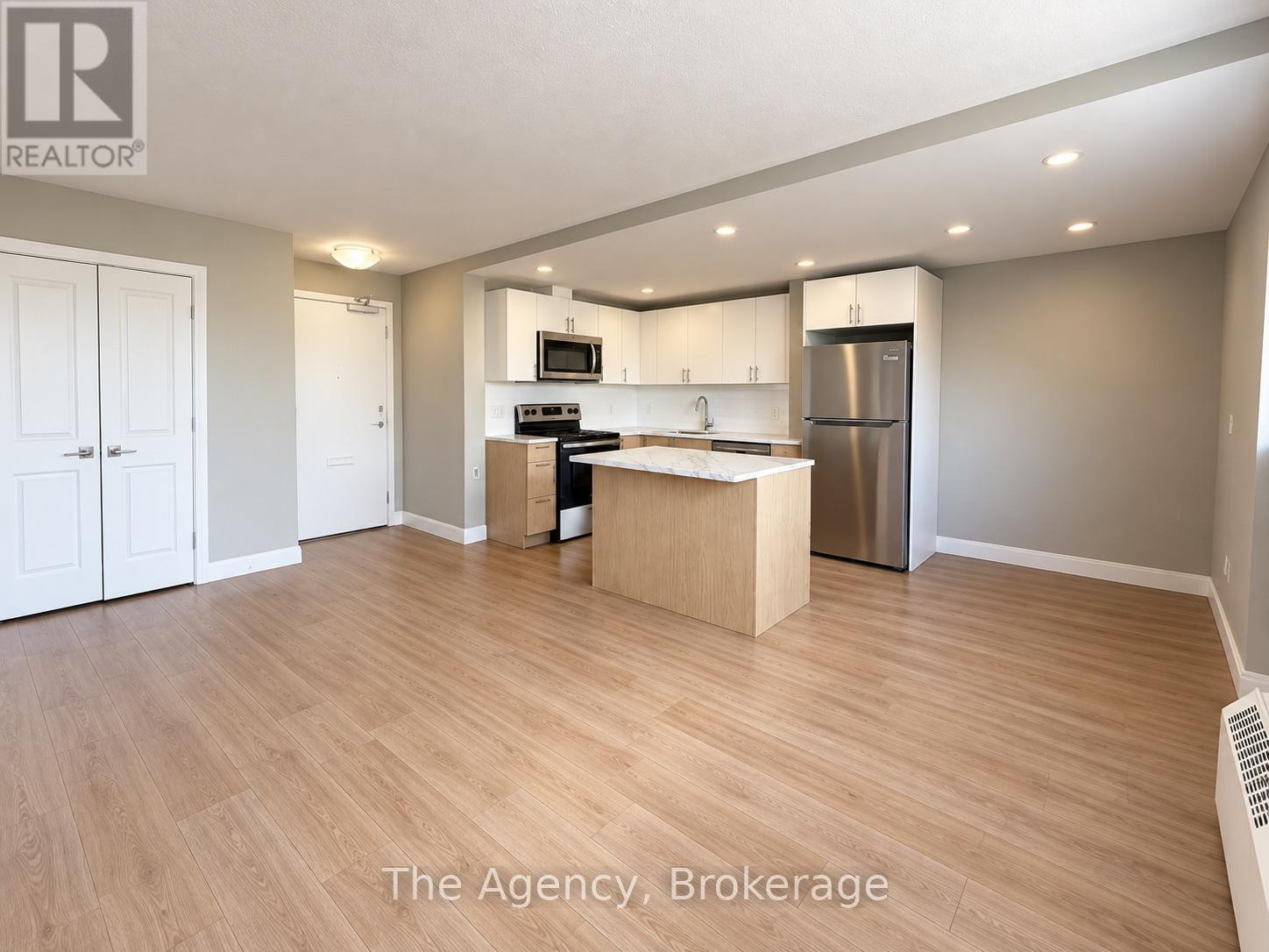 305 - 45 Paisley Boulevard W, Mississauga, Ontario  L5B 1E4 - Photo 7 - W13879592