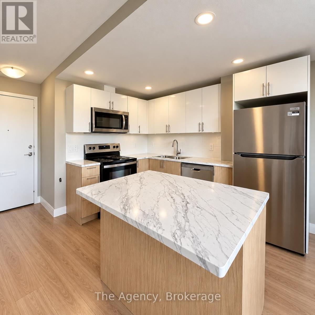 305 - 45 PAISLEY BOULEVARD W