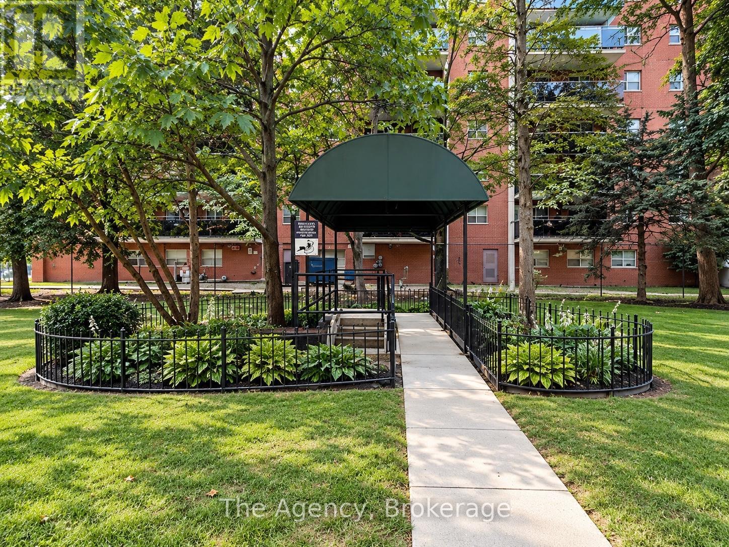309 - 45 Paisley Boulevard W, Mississauga, Ontario  L5B 1E4 - Photo 5 - W13879596