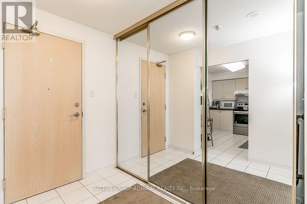 1002 - 11 Townsgate Drive, Vaughan, Ontario  L4J 8G4 - Photo 6 - N13879484