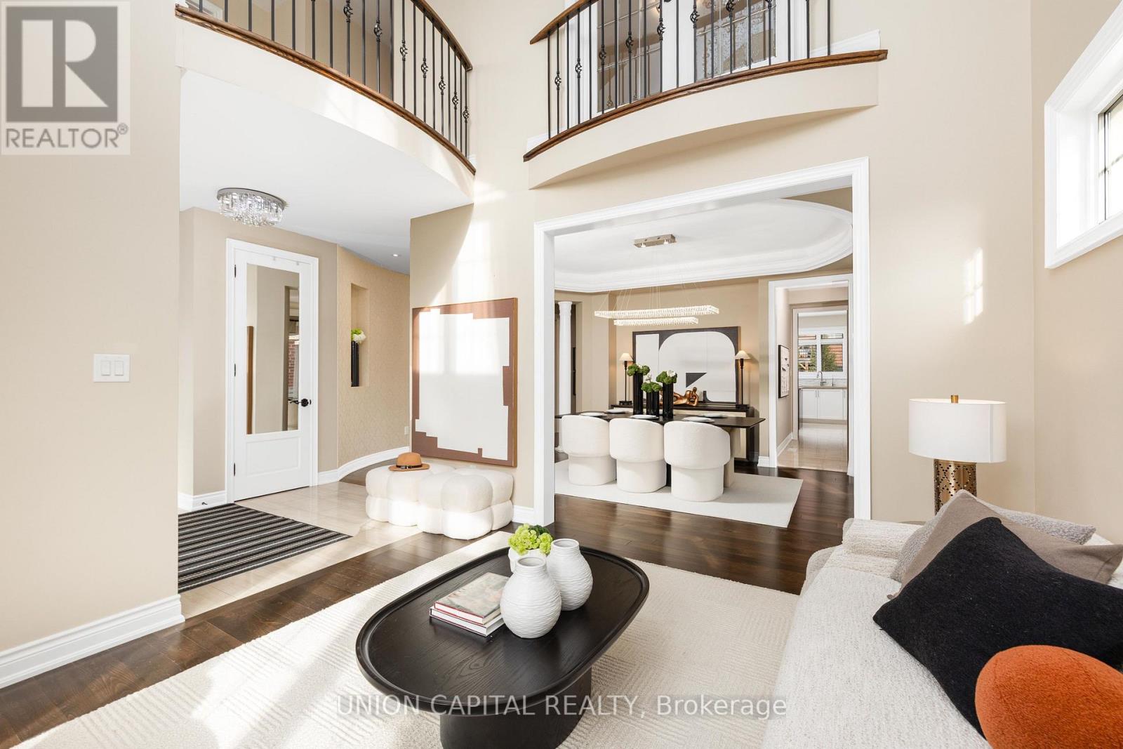 24 Royal West Road, Markham, Ontario  L6C 0L5 - Photo 7 - N13879488