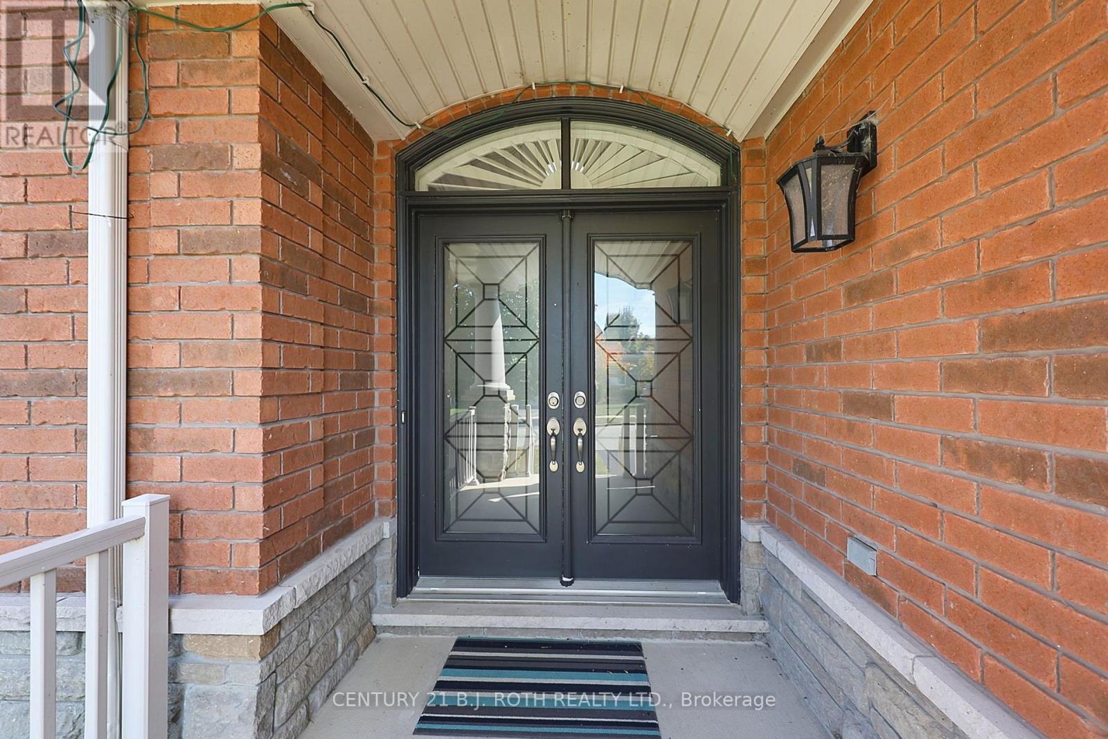 81 Royal Park Boulevard, Barrie, Ontario  L4N 9R9 - Photo 4 - S13879570