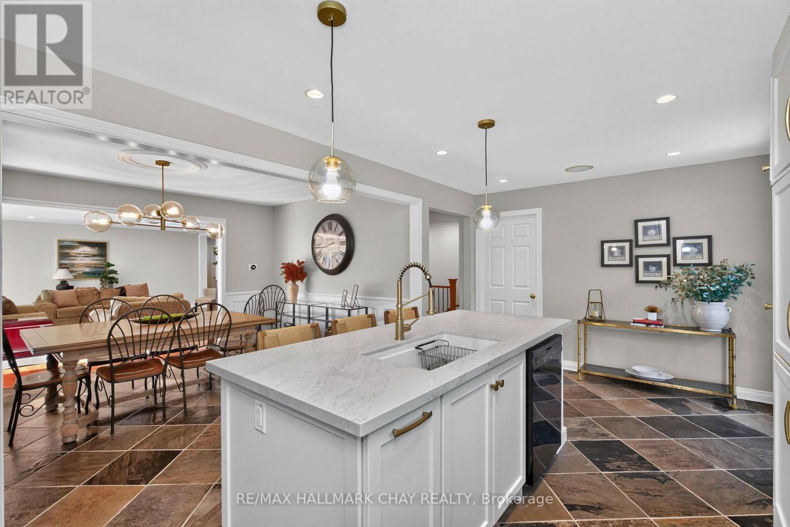 98 Idlewood Drive, Springwater, Ontario  L9X 0M5 - Photo 8 - S13879582