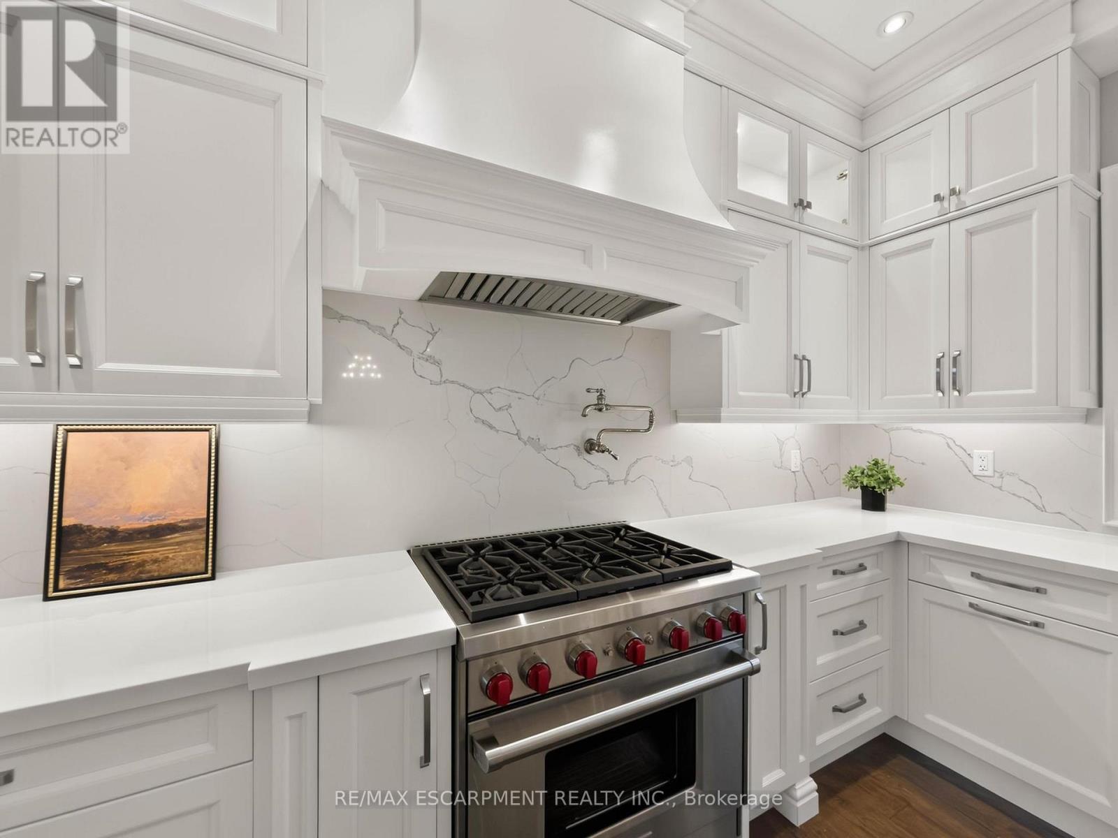 389 Belvenia Road, Burlington, Ontario  L7L 2G7 - Photo 14 - W13879498