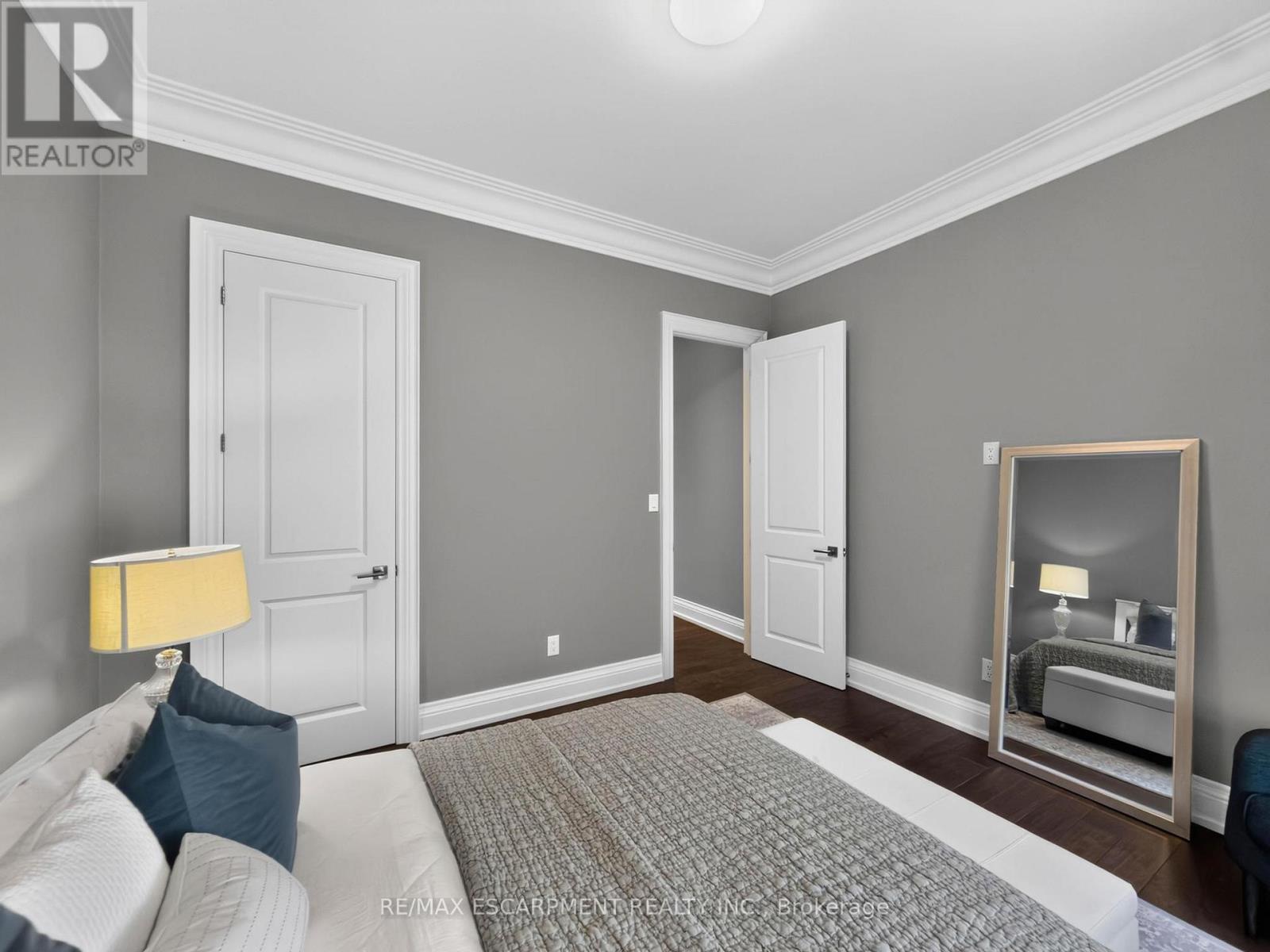 389 Belvenia Road, Burlington, Ontario  L7L 2G7 - Photo 37 - W13879498