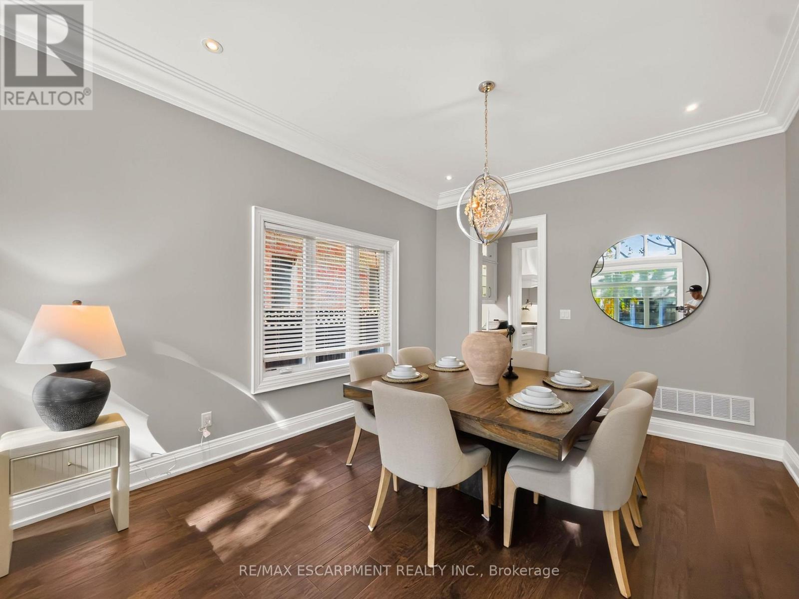 389 Belvenia Road, Burlington, Ontario  L7L 2G7 - Photo 9 - W13879498