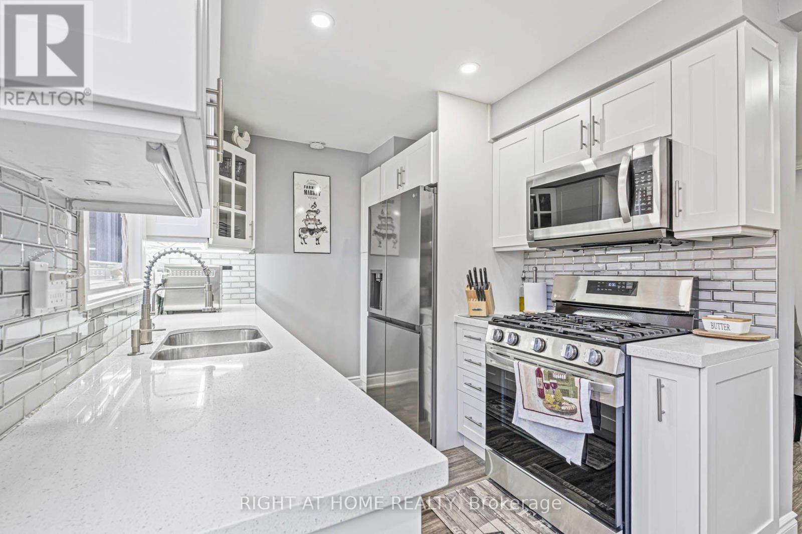 36 Burton Road W, Brampton, Ontario  L6X 1M7 - Photo 12 - W13879560