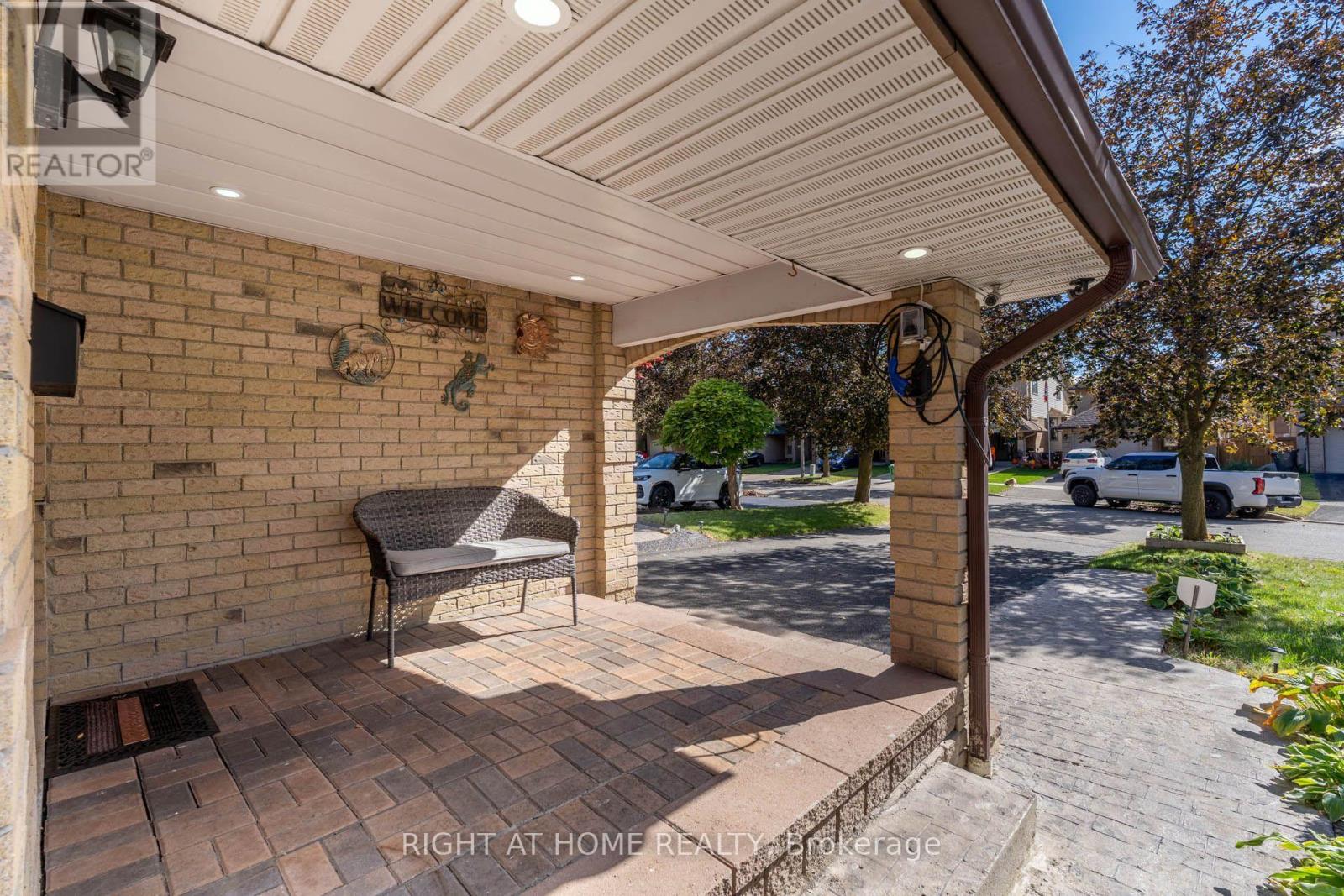 36 Burton Road W, Brampton, Ontario  L6X 1M7 - Photo 6 - W13879560
