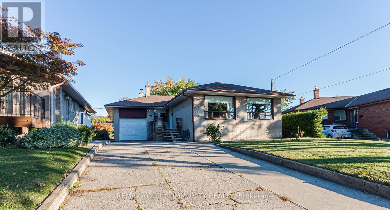 15 Valencia Crescent, Toronto, Ontario  M6L 1M3 - Photo 1 - W13879568