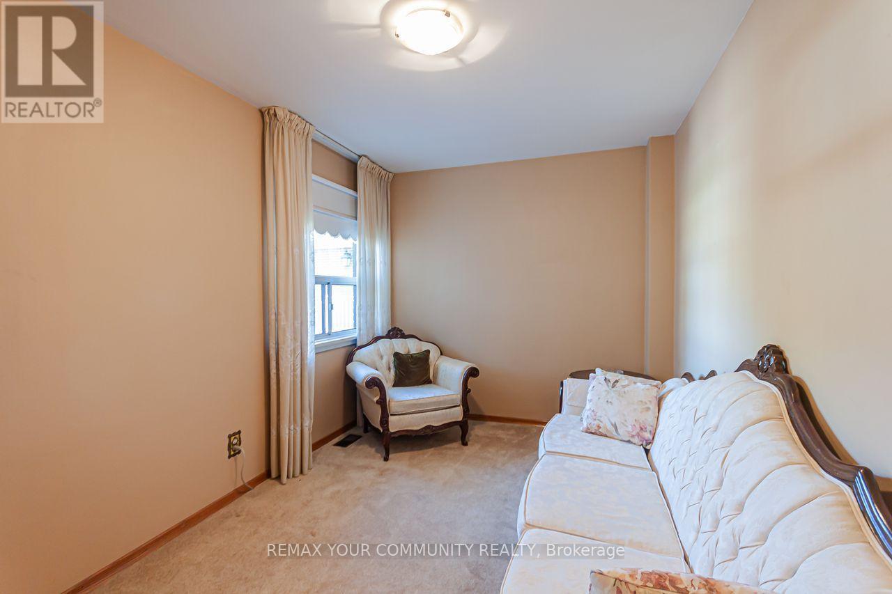 15 Valencia Crescent, Toronto, Ontario  M6L 1M3 - Photo 12 - W13879568