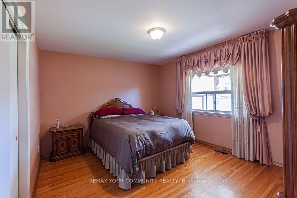15 Valencia Crescent, Toronto, Ontario  M6L 1M3 - Photo 16 - W13879568