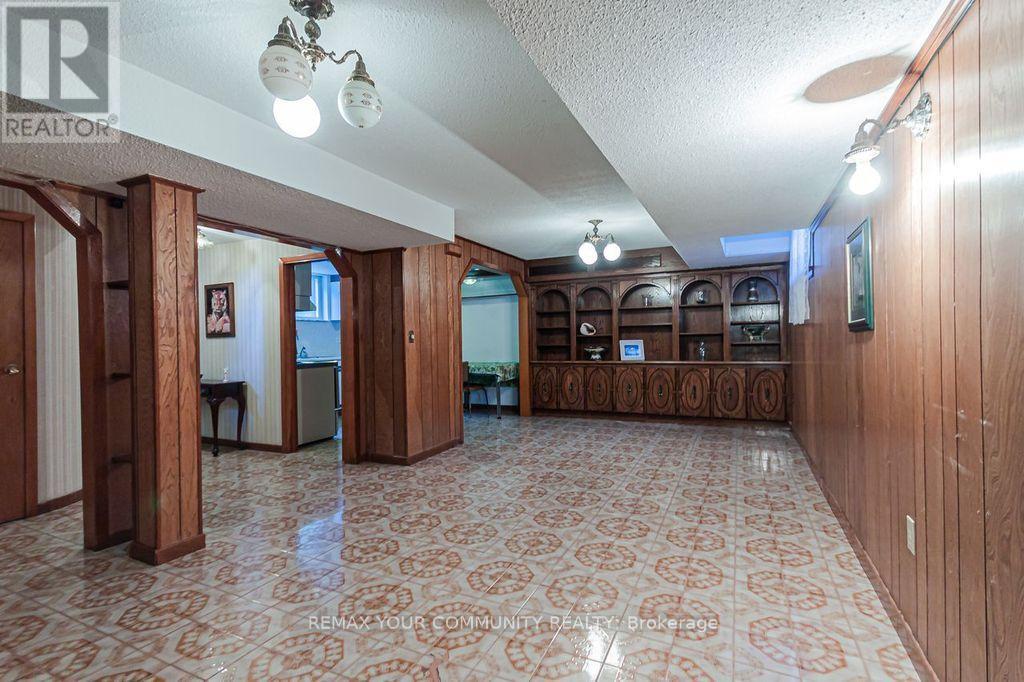 15 Valencia Crescent, Toronto, Ontario  M6L 1M3 - Photo 23 - W13879568