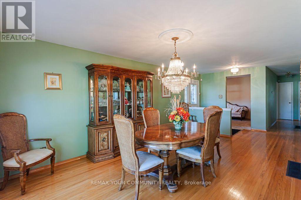 15 Valencia Crescent, Toronto, Ontario  M6L 1M3 - Photo 5 - W13879568
