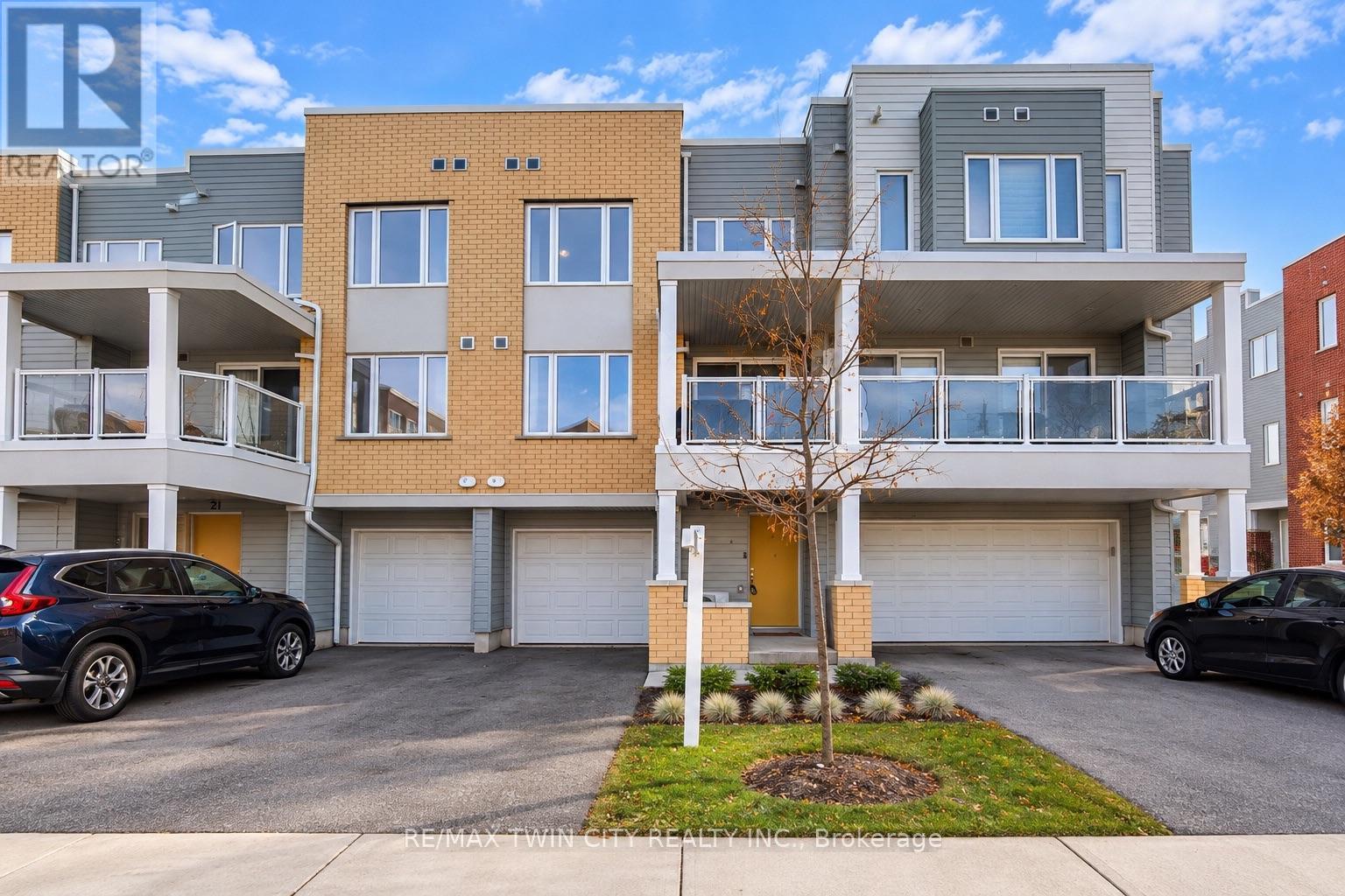 23 Valencia Avenue, Kitchener, Ontario  N2R 0R7 - Photo 1 - X13879510