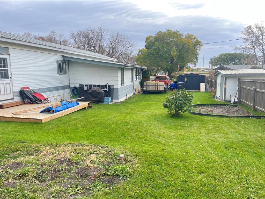 141 Meadowlark Court, Brandon, Manitoba  R7C 0C1 - Photo 2 - 202625245