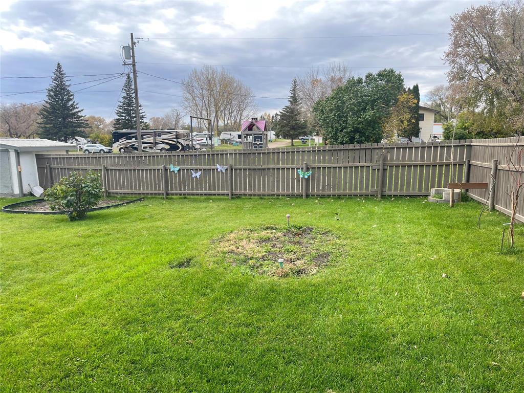 141 Meadowlark Court, Brandon, Manitoba  R7C 0C1 - Photo 3 - 202625245