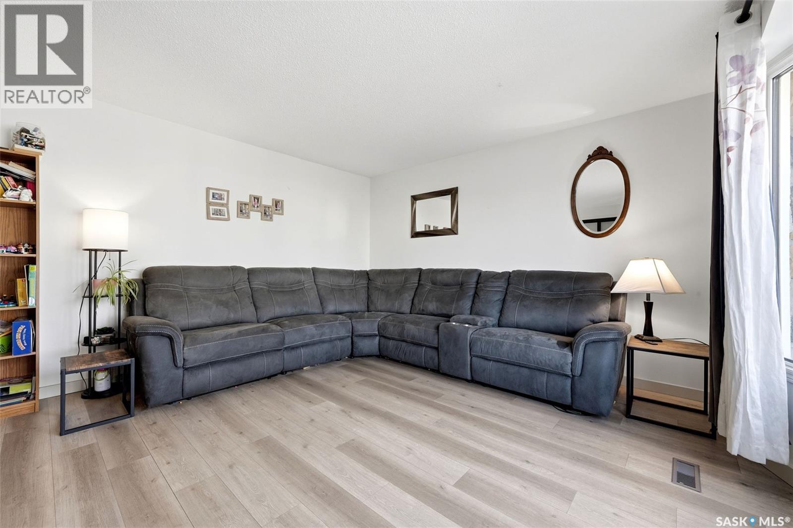 31 Berenson Avenue, Regina, Saskatchewan  S4T 6X4 - Photo 5 - SK050682