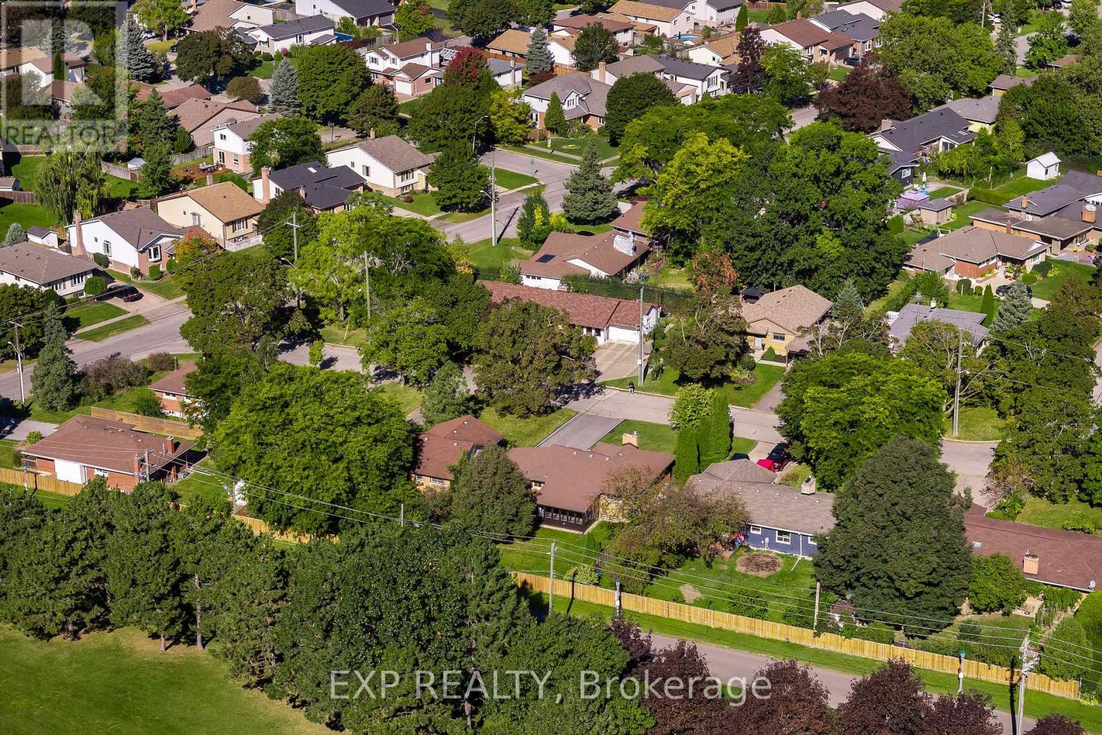 13 Ridley Heights Road, St. Catharines, Ontario  L2S 2H9 - Photo 4 - X13879638