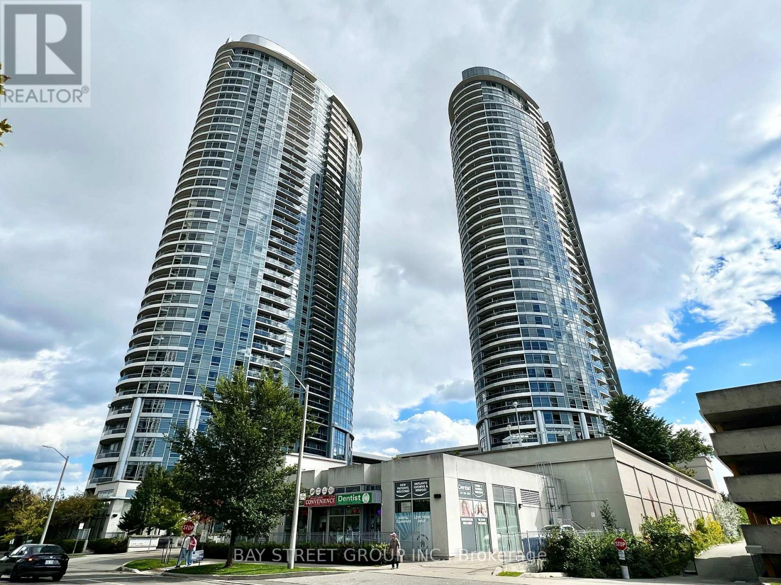 2305 - 125 VILLAGE GREEN SQUARE, Toronto, Ontario