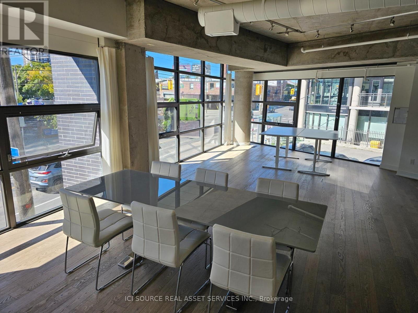 205 - 321 CARLAW AVENUE, Toronto, Ontario