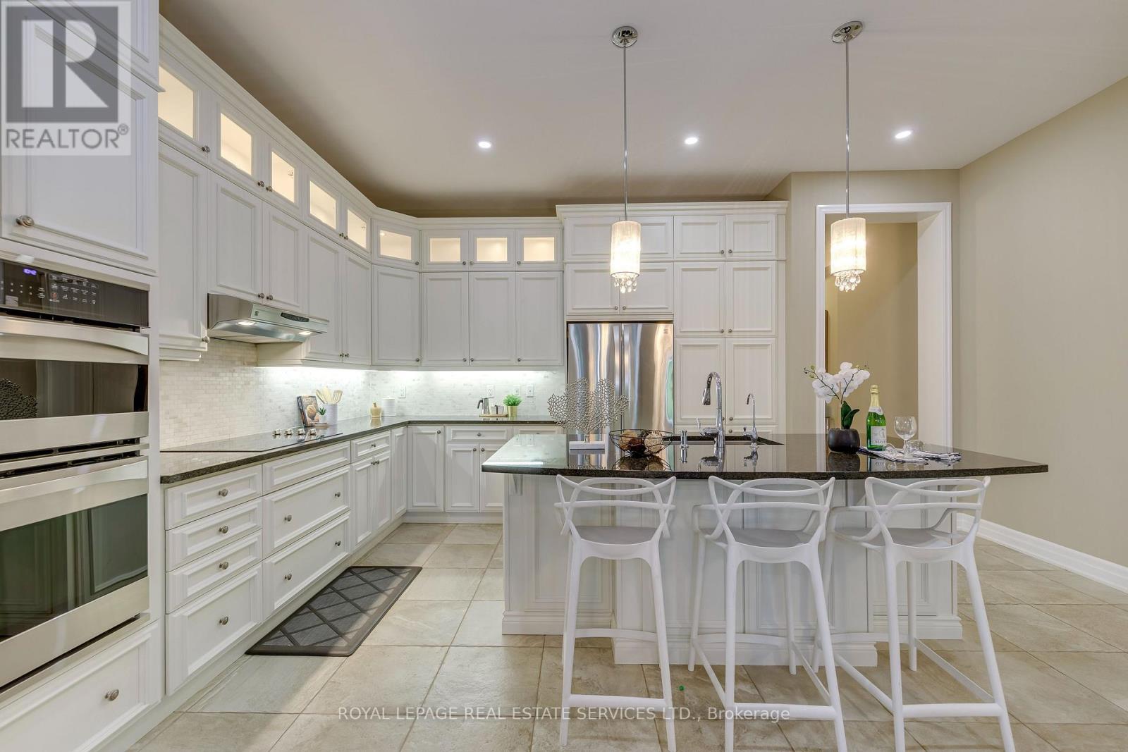 144 North Park Boulevard, Oakville, Ontario  L6M 0W6 - Photo 15 - W13879626