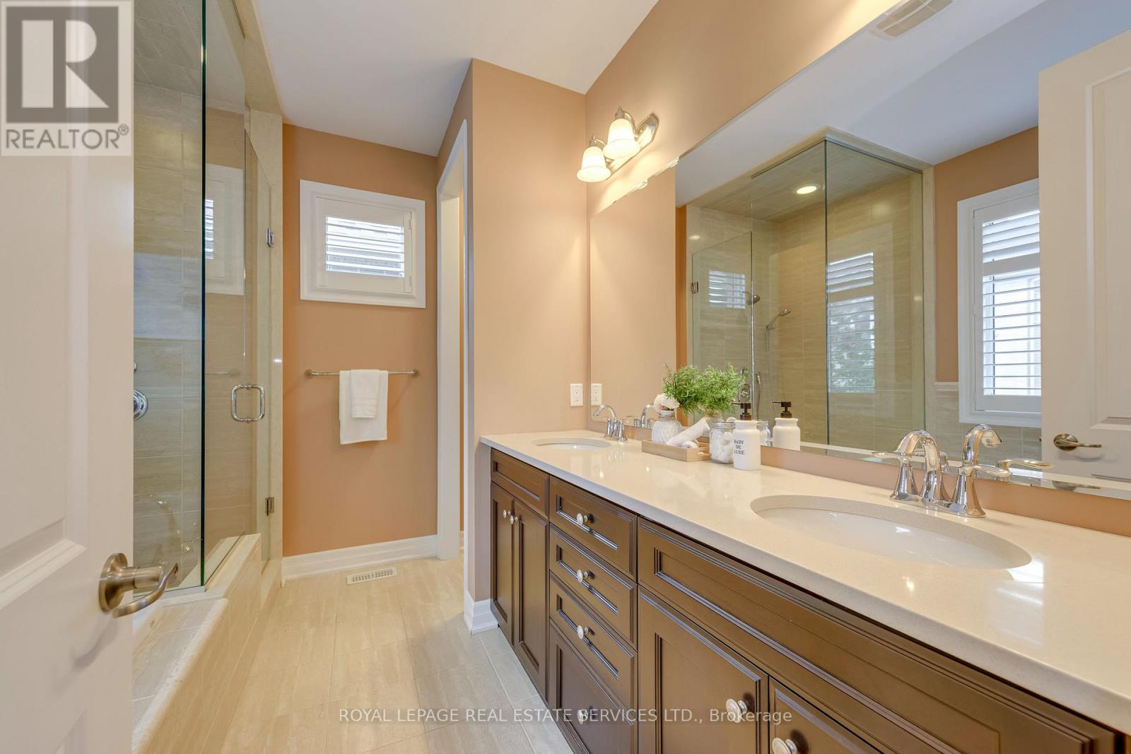 144 North Park Boulevard, Oakville, Ontario  L6M 0W6 - Photo 32 - W13879626