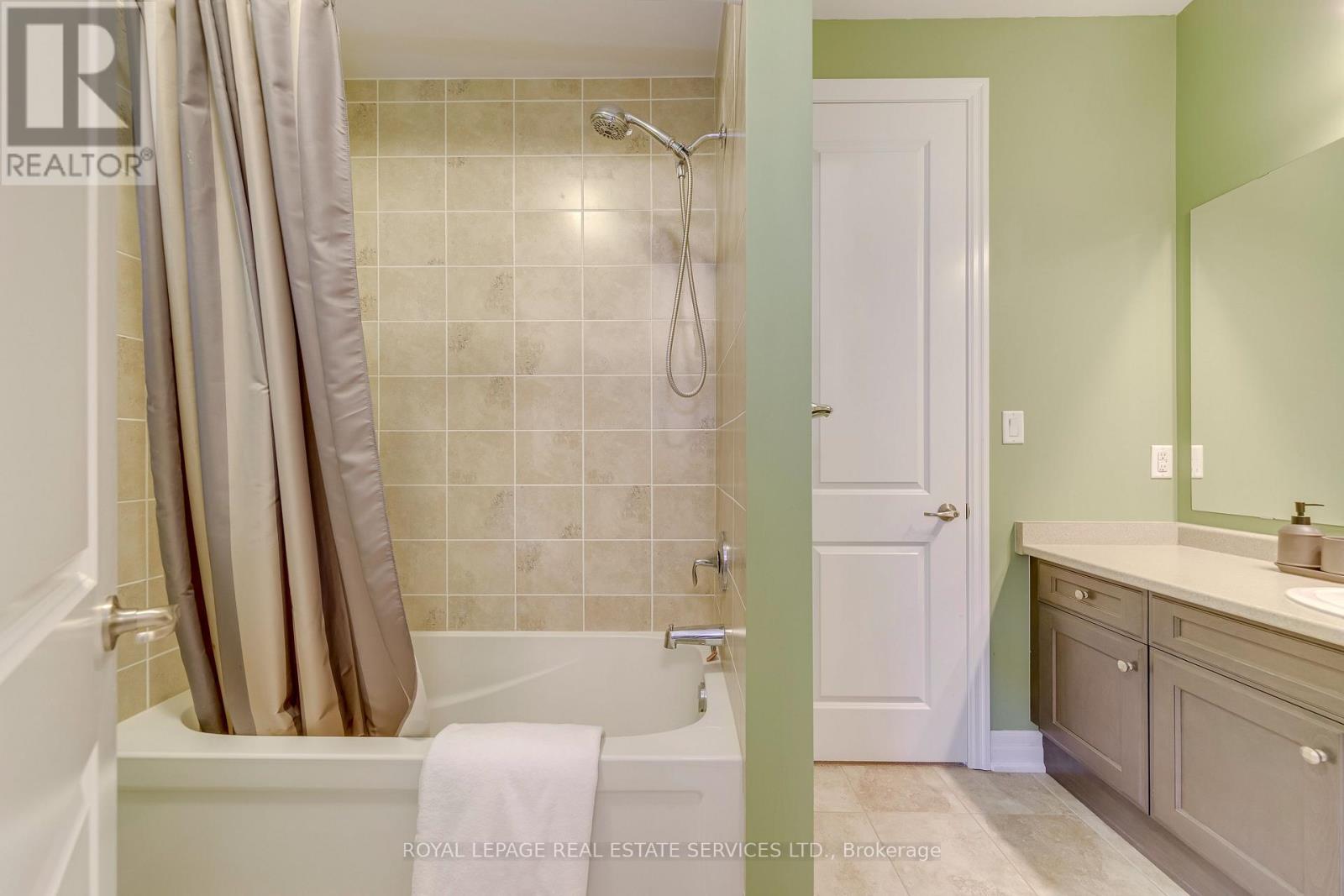 144 North Park Boulevard, Oakville, Ontario  L6M 0W6 - Photo 38 - W13879626