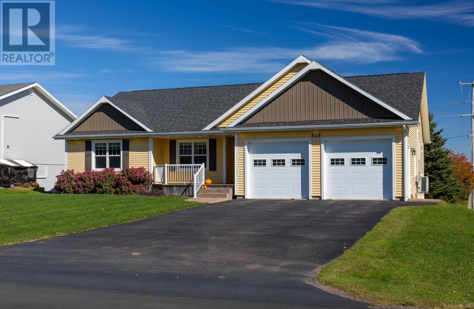 15 Kenwood Circle, Charlottetown, Prince Edward Island  C1E 1Z8 - Photo 1 - 202625513