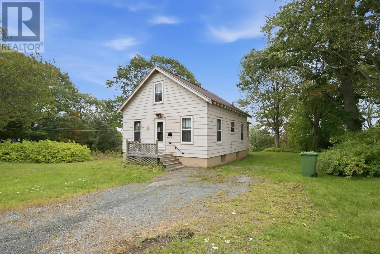 4 Holland Avenue, Bedford, Nova Scotia  B4A 1L4 - Photo 1 - 202624796