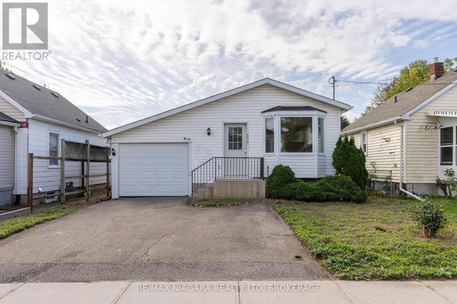 6474 Taylor Street, Niagara Falls, Ontario  L2G 2G1 - Photo 1 - X13879652