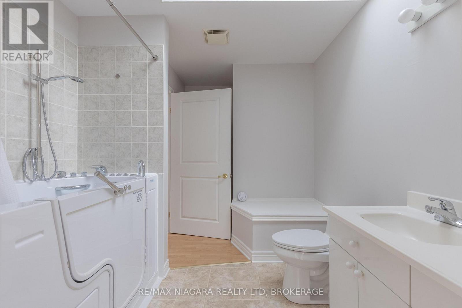 6474 Taylor Street, Niagara Falls, Ontario  L2G 2G1 - Photo 12 - X13879652