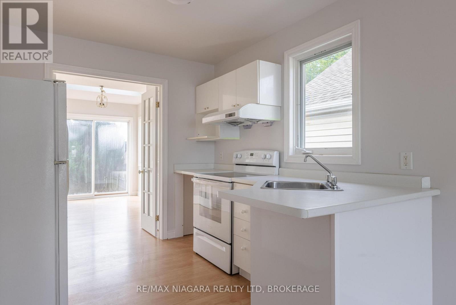 6474 Taylor Street, Niagara Falls, Ontario  L2G 2G1 - Photo 5 - X13879652