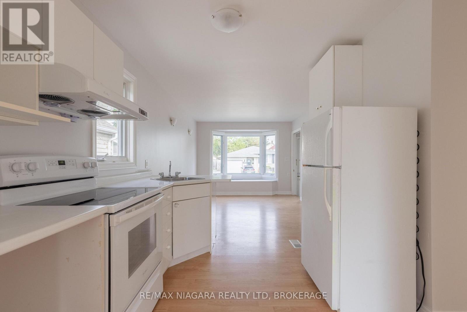 6474 Taylor Street, Niagara Falls, Ontario  L2G 2G1 - Photo 6 - X13879652