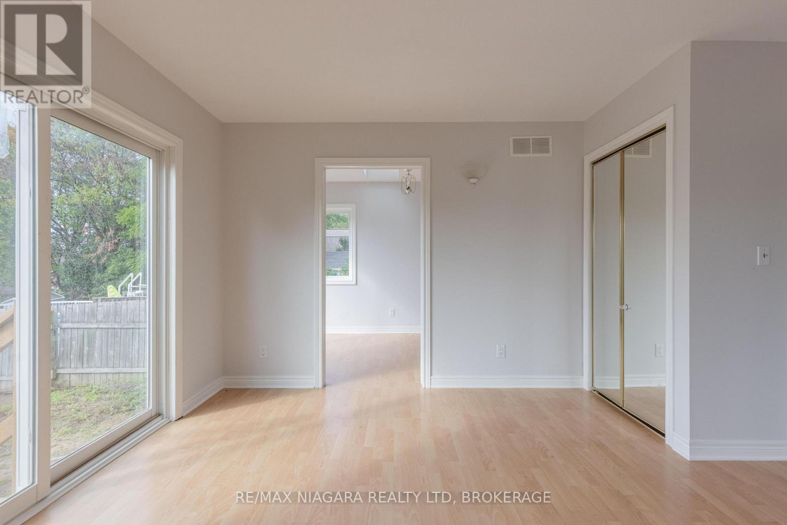 6474 Taylor Street, Niagara Falls, Ontario  L2G 2G1 - Photo 9 - X13879652