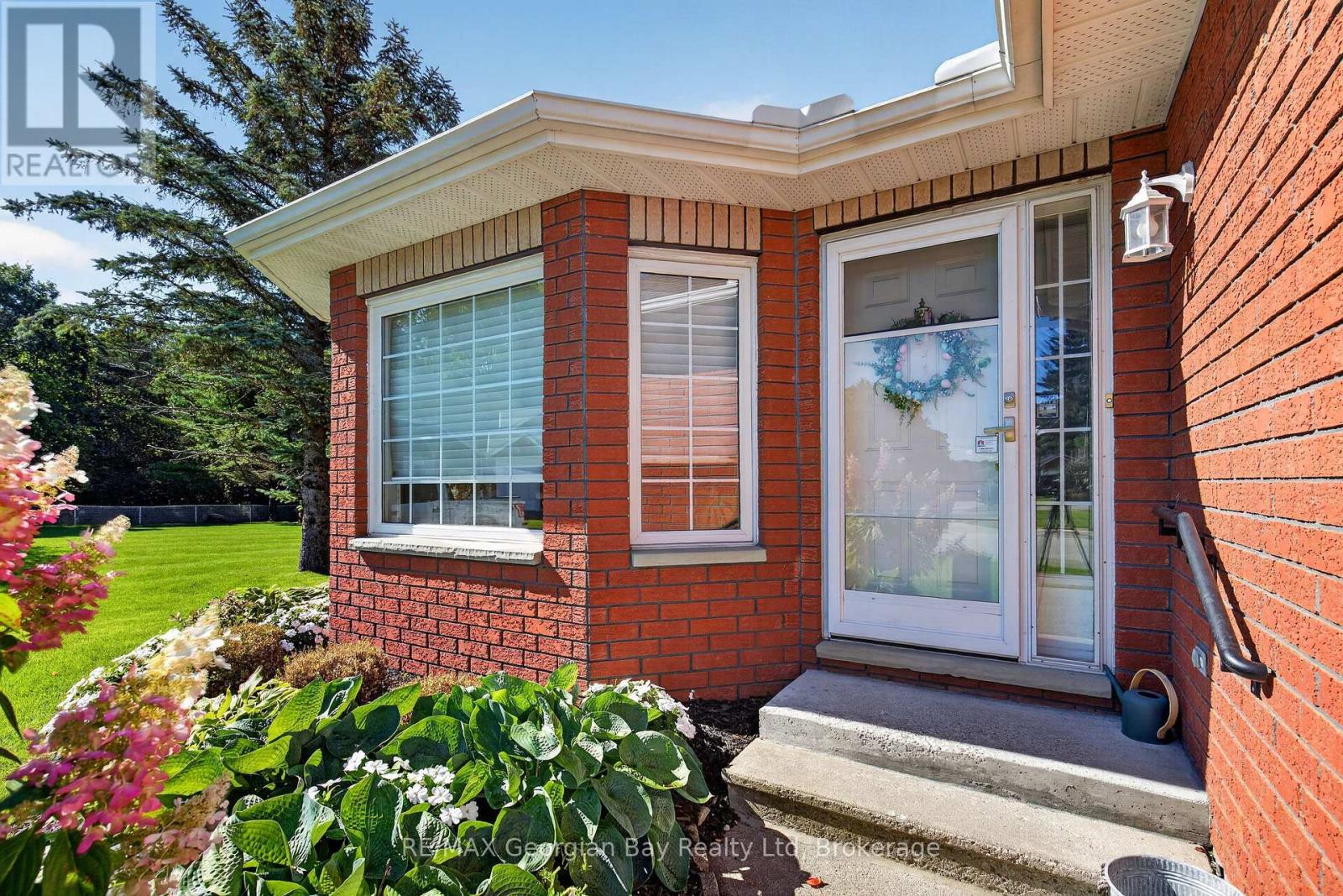 5 - 90 Thompsons Road, Penetanguishene, Ontario  L9M 2H1 - Photo 2 - S13879658