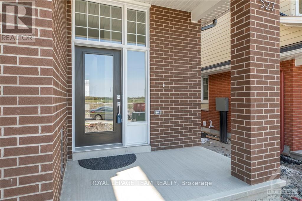 527 Hitzlay Terrace, Ottawa, Ontario  K2T 0S1 - Photo 5 - X13871942