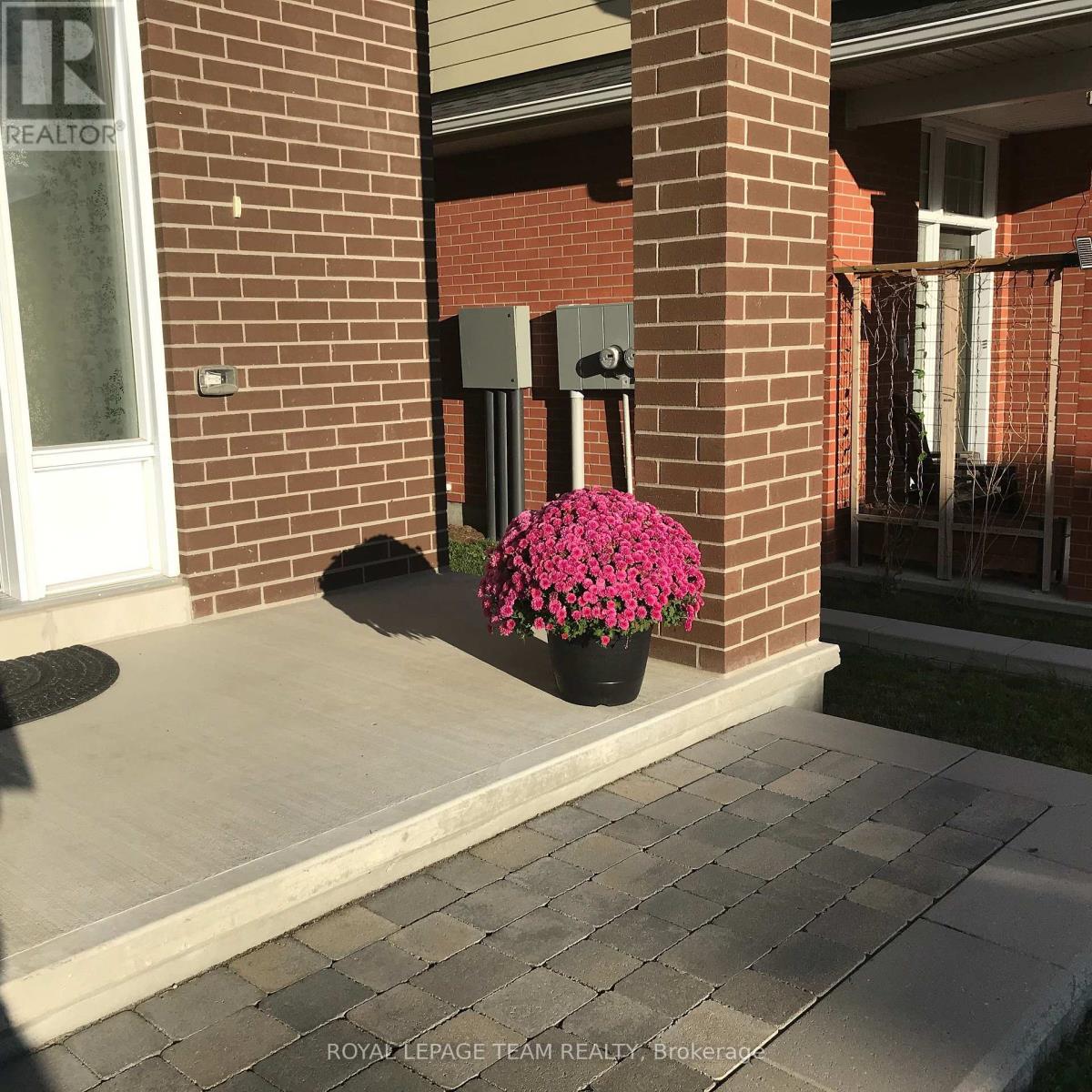 527 Hitzlay Terrace, Ottawa, Ontario  K2T 0S1 - Photo 4 - X13871942